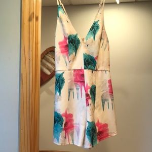 Floral romper! Fits like a small. Bought in AUS!